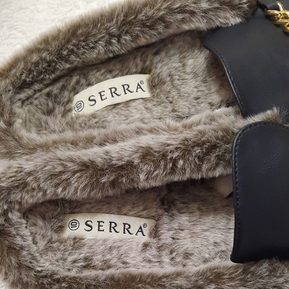 Serra Black Slippers with Gold Chain - Picture 2 of 5